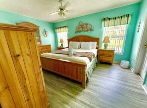 4 bedrooms, iron/ironing board, WiFi, bed sheets