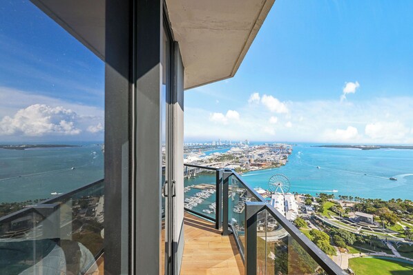 Standard Apartment, 1 King Bed with Sofa bed | Balcony