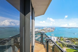 شقة عادية - سرير ملكي مع أريكة سرير | شرفة