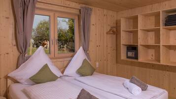 2 bedrooms, WiFi, bed sheets