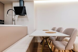 Apartment, Balcony, Sea View | Private kitchen