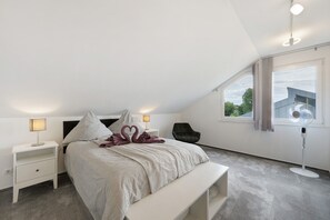 2 bedrooms, WiFi, bed sheets - Spacious Holiday Apartment in the Northern Black Forest (Altensteig)