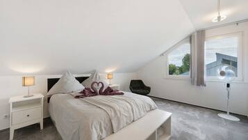 2 bedrooms, WiFi, bed sheets