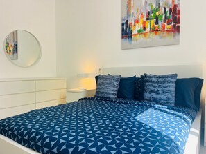 2 chambres, fer et planche à repasser, accès à Internet, literie fournie