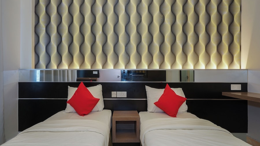 Dancenter Near Shell Jalan Iskandar Shah, Orchard