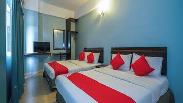 Family Suite | Desk, free WiFi, bed sheets