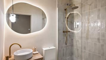 Standard Double Room | Bathroom | Shower, hair dryer, towels, soap