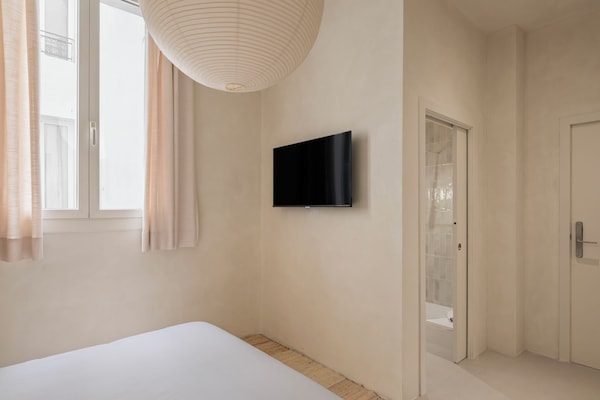 Habitació doble estàndard | Caixa forta a l'habitació i cortines opaques