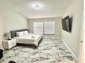 3 chambres, fer et planche à repasser, Wi-Fi gratuit, draps fournis