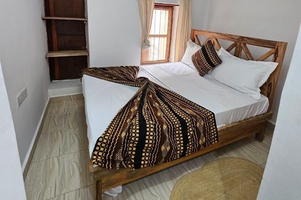 Double Room | Laptop workspace, iron/ironing board, free WiFi