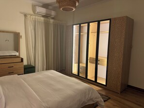 1 chambre, fer et planche à repasser, Wi-Fi, draps fournis