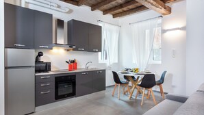Unclassified image, 5 of 35, button - Suite apartment on Naviglio Castel view with balcony (Robecco Sul Naviglio)