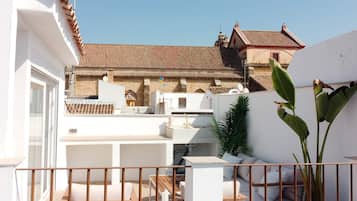 House (2 Bedrooms) | Terrace/patio