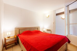 1 bedroom, WiFi, bed sheets