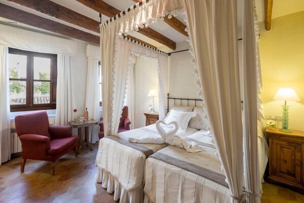 1 slaapkamer, een strijkplank/strijkijzer, wifi