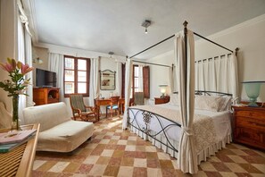1 slaapkamer, een strijkplank/strijkijzer, wifi, beddengoed