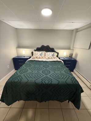 1 habitación, escritorio, tabla de planchar con plancha y wifi gratis 