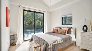 4 bedrooms, Internet, bed sheets