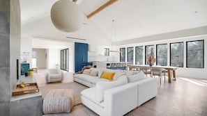 Smart TV, fireplace, ping pong