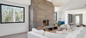 Brand New East Hampton Home, Centrally Located, Modern Design, Perfect for...