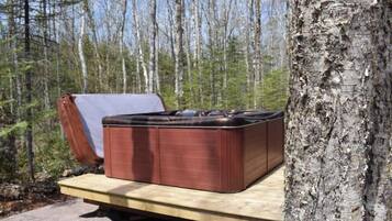 Bain à remous extérieur