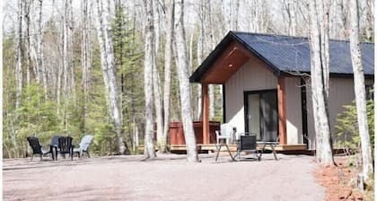 The Fauna Cozy Cabin
