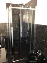 Luxury Stüdyo Süit, Üzüm Asması Manzaralı | Odada kasa