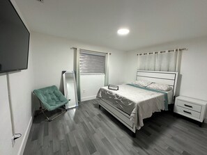2 bedrooms, iron/ironing board, free WiFi, bed sheets