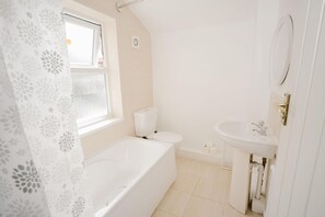 Hårtørrer, håndklæder, Sæbe, Toiletpapir