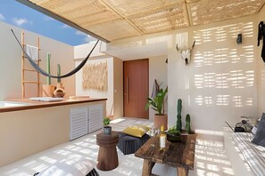 1 chambre, fer et planche à repasser, draps fournis