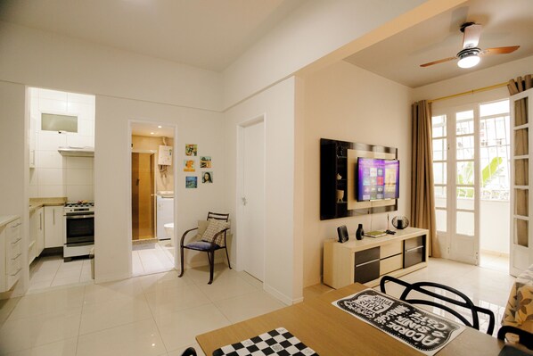 Living area - SUH Flamengo 12 Smart Cozy (Rio de Janeiro)