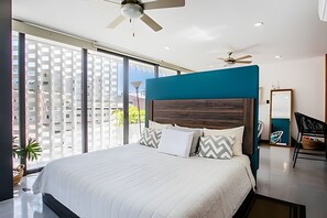 1 habitación, tabla de planchar con plancha, internet y ropa de cama 