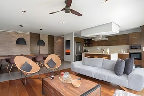 TV - Hidden away in the jungle near the beach. (Playa del Carmen)