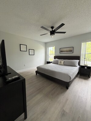 4 bedrooms, iron/ironing board, free WiFi, bed sheets