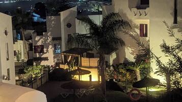 Apartament, 2 dormitoris, balcó, vistes al jardí | Àrea exterior de l'allotjament