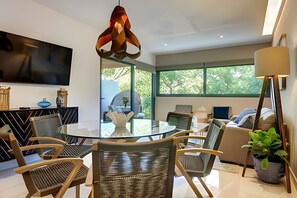 Dining - Private Hot tub-steps to the beach (Playa del Carmen)