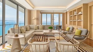 Nha Trang Bay Suite, 1 King bed | 거실
