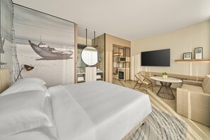 Club Room, 1 King Bed, Club Lounge Access, Ocean View | Minibar, in-room safe, blackout drapes, iron/ironing board - Hyatt Regency Nha Trang (Nha Trang)