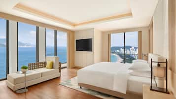 Nha Trang Bay Suite, 1 King bed | Minibar, Zimmersafe, Verdunkelungsvorhänge, Bügeleisen/Bügelbrett