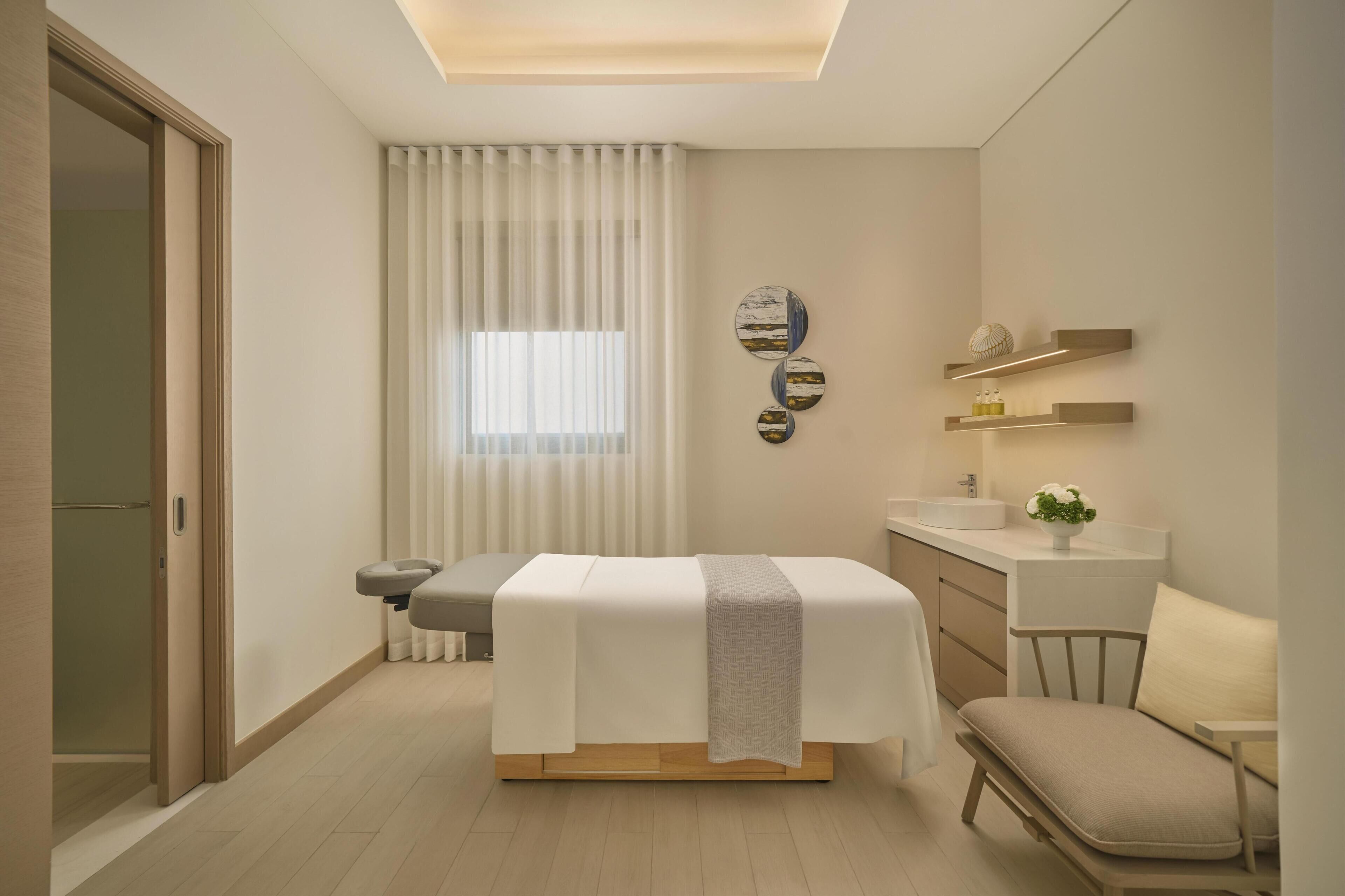 Body treatments, hydrotherapy, aromatherapy, hot stone massages