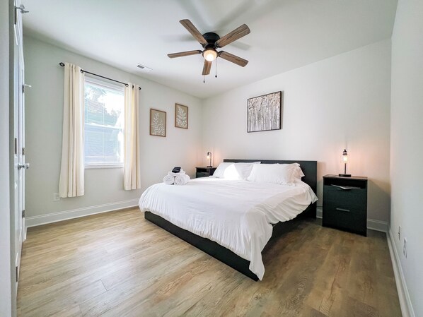 4 bedrooms, desk, iron/ironing board, travel cot