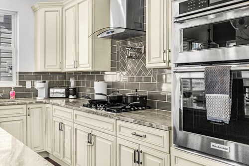 Elegant Open Concept Close To DC