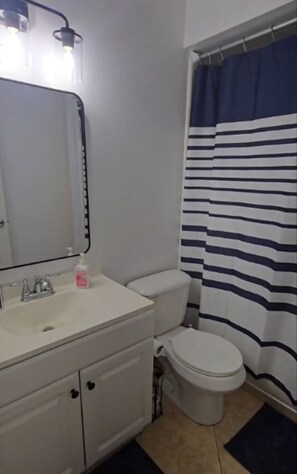 Towels, toilet paper - The Palms at Poinciana: Private Tropical Resort (Kissimmee)