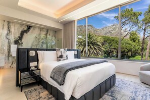 3 Schlafzimmer, Schreibtisch, Bügeleisen/Bügelbrett, WLAN