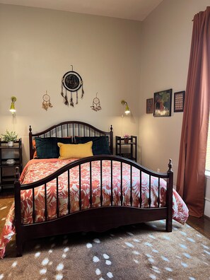 Iron/ironing board, WiFi, bed sheets - ~The Hippie Haven~ (Newnan)