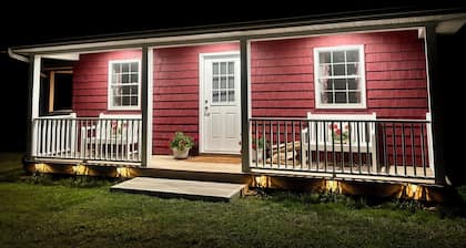 Cozy Country Cottage in Sullivan County Catskills. 2 Bedrooms, 1 Bath, Heat & AC