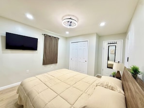 4 habitaciones, tabla de planchar con plancha, wifi y ropa de cama