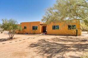 Exterior - Oasis Escape: Quiet & Convenient (Tucson)