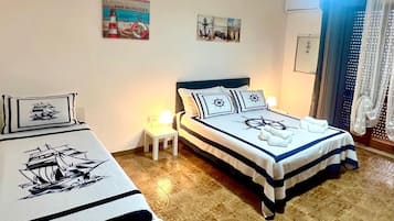 1 slaapkamer, een strijkplank/strijkijzer, gratis wifi, beddengoed