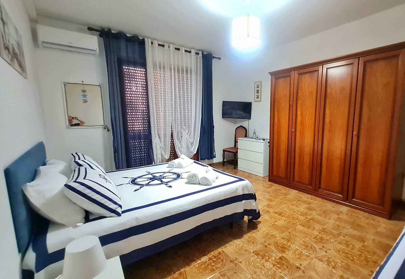 1 chambre, fer et planche à repasser, Wi-Fi gratuit, draps fournis